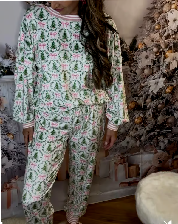 🎄Christmas Trees and Bows Pajama Set