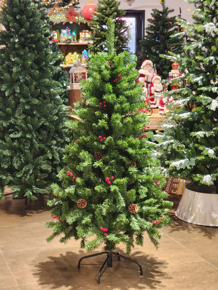 Berry & Pine Christmas Tree 530 Branches (150 cm)